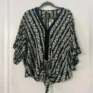 Lola P NWT flowy boho shirt size M (G105)